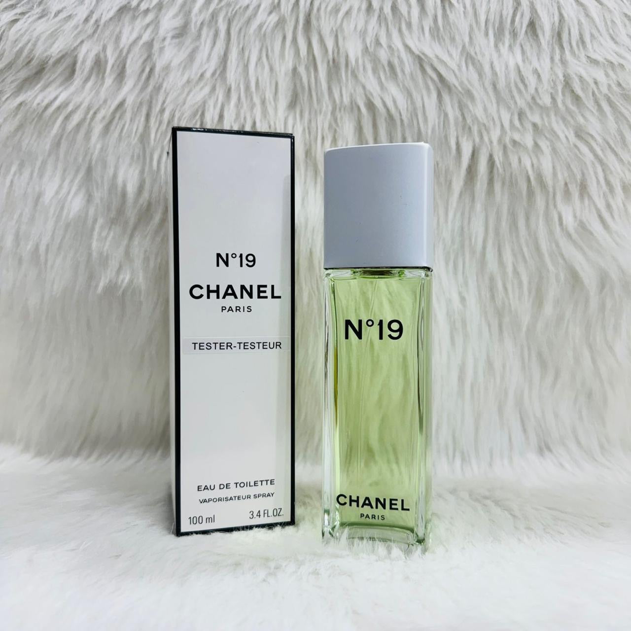 Chanel N°19